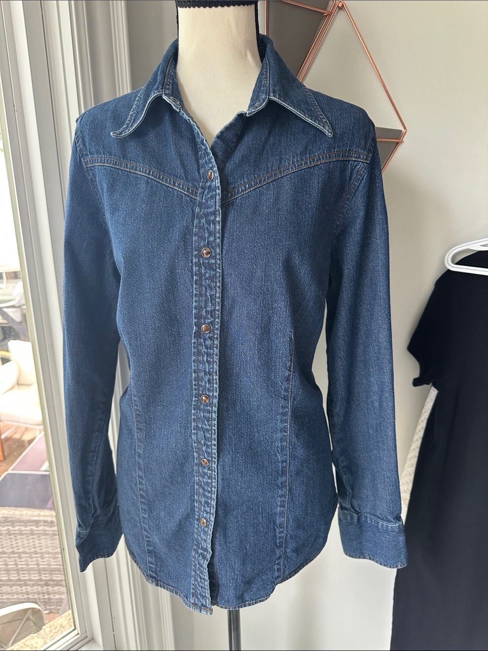 EDDIE BAUER Classic Dark Blue Denim Jean Western Shirt Shacket Sz Medium Tall